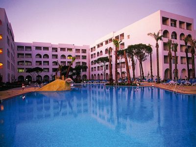 piscina del hotel playacartaya