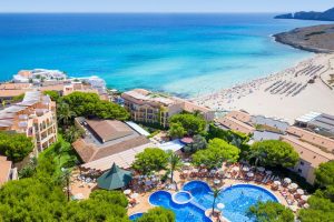 Hoteles con toboganes en Menorca