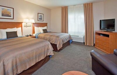 kansas city hotels with family rooms