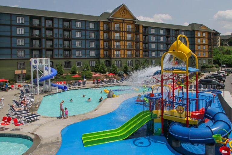 pigeon forge hotels with water slides