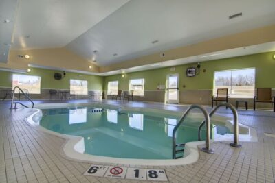 kansas city hotels with indoor pool