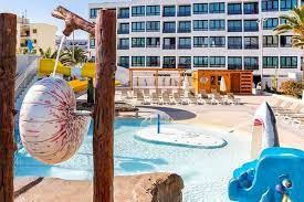 Hoteles con parque acuático para niños en Ibiza