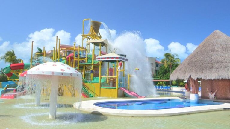 Hoteles con toboganes en Cancún