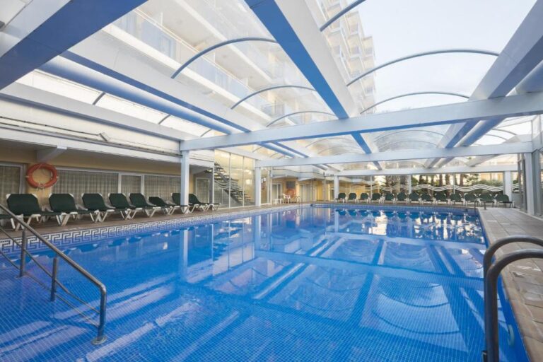 Hotel Rosamar Garden Resort 4*  piscina cubierta