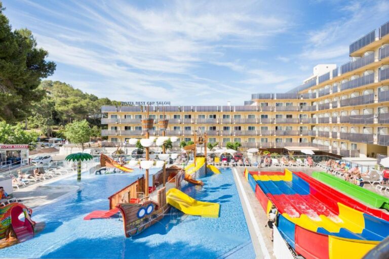 Hoteles con toboganes Best Cap Salou piscina