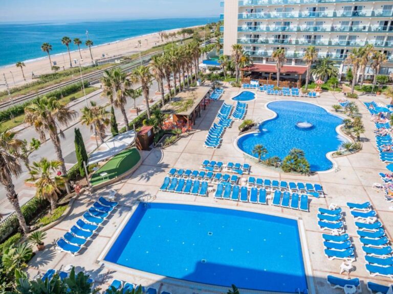 Hoteles con toboganes Golden Taurus Aquapark Resort piscinas