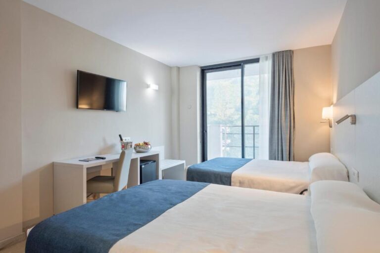 Hoteles con toboganes Hotel Best Sol D´Or dormitorio