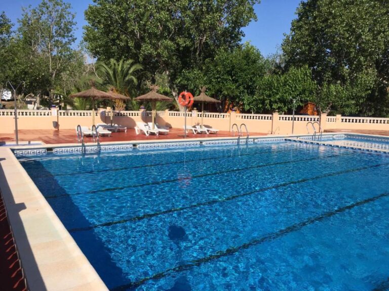 Camping Bungalows Sol D´Or piscina