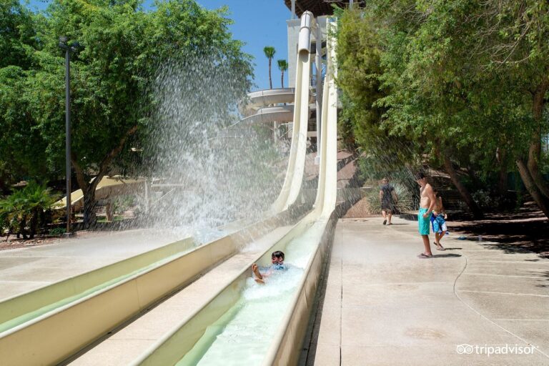 Waterpark Hotels in Phoenix