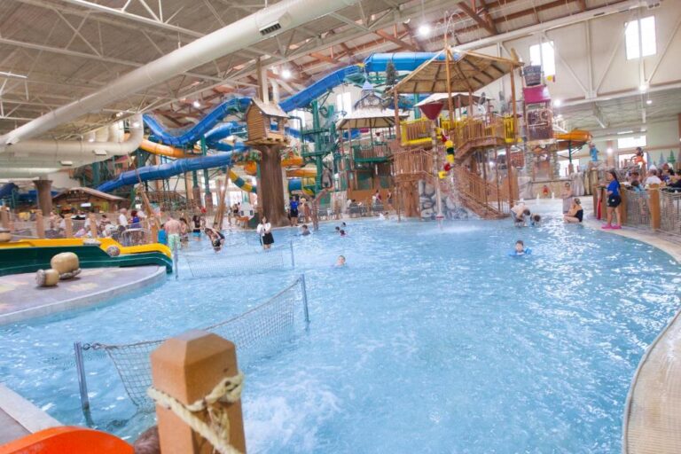 Hotels with Waterparks in Dallas 1