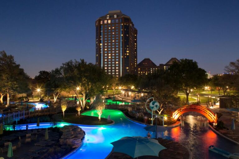 Waterpark Hotels in Dallas