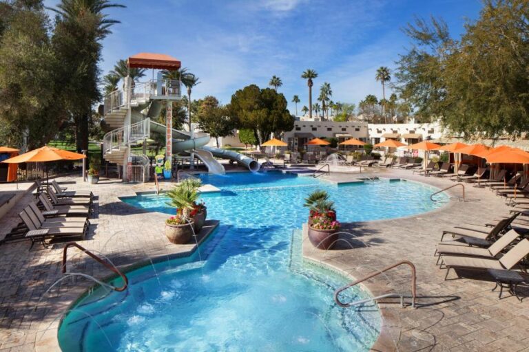 Hotels with Waterparks in Phoenix 1