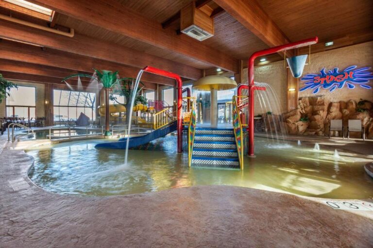Hotels with Waterparks in Wisconsin 1