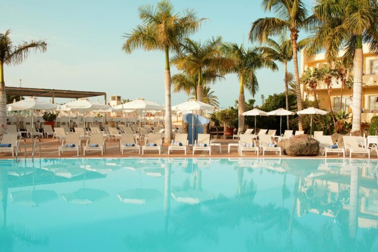 Hotel Buganvilla & Spa piscina