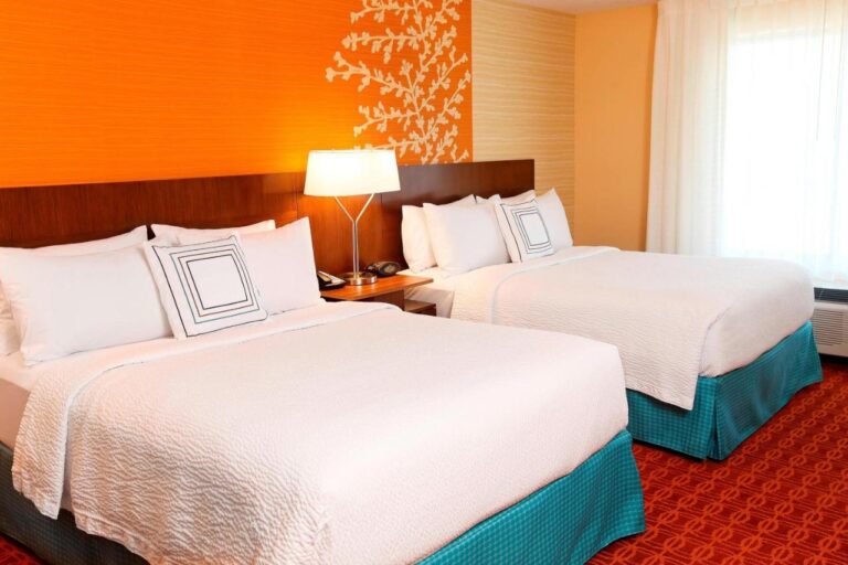 Fairfield Inn & Suites by Marriott Omaha Papillion room