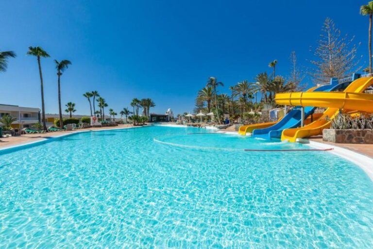 hotels-with-a-water-park-Abora-Interclub-Atlantic-by-Lopesan-in-Gran-Canaria-scaled.jpg