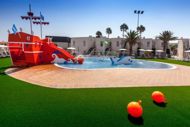 hotels-with-a-water-park-Barcelo-Corralejo-Sands-in-Gran-Canaria-8-scaled.jpg