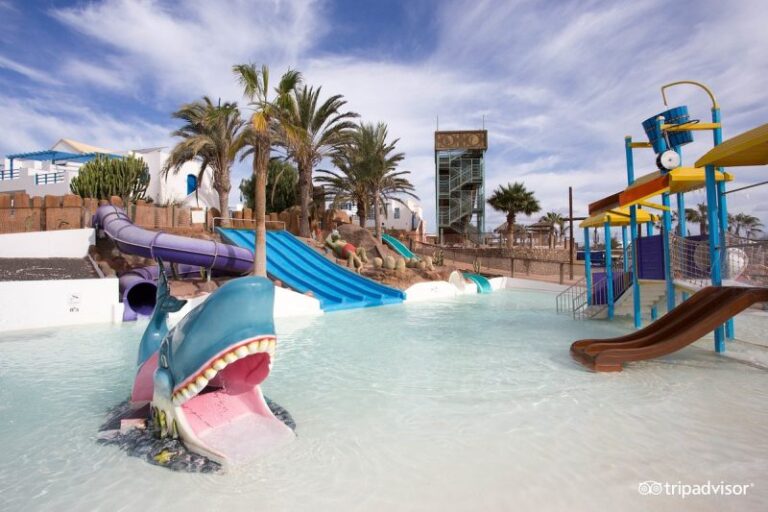 hotels-with-a-water-park-HL-Paradise-Island-in-Gran-Canaria-3-scaled.jpg