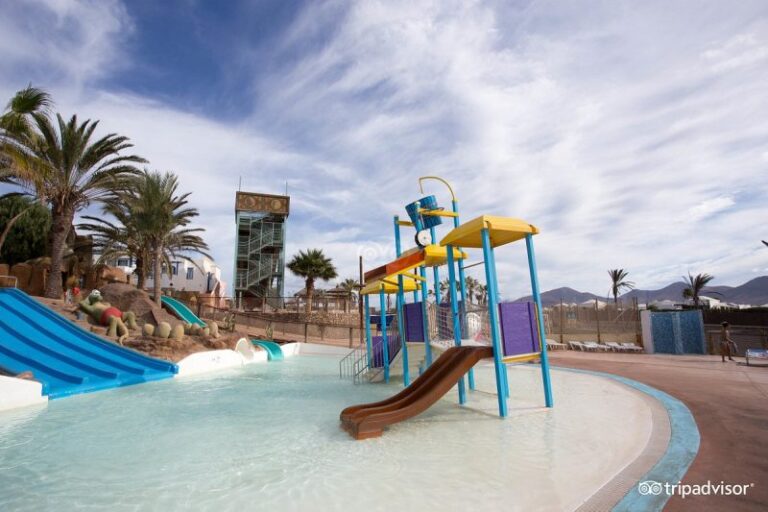 hotels-with-a-water-park-HL-Paradise-Island-in-Gran-Canaria-4-scaled.jpg