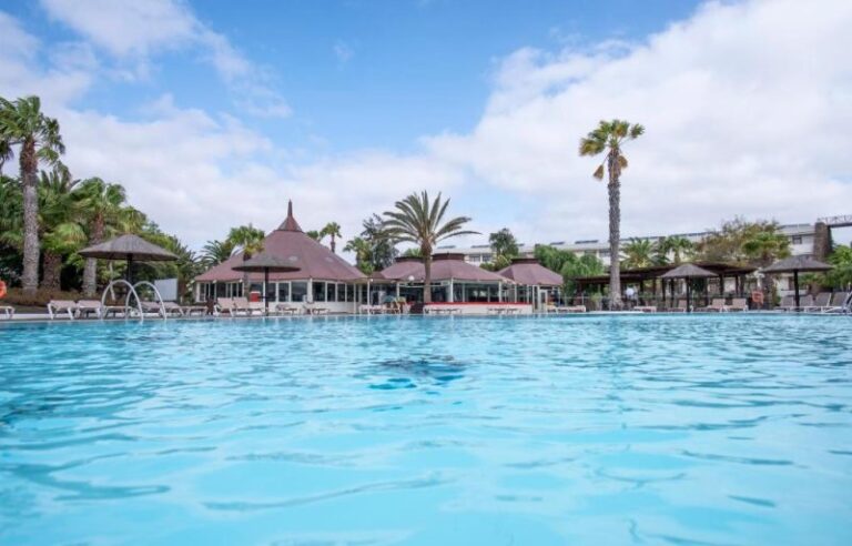 hotels-with-a-water-park-Los-Zocos-Impressive-Lanzarote-in-Gran-Canaria-2-3-scaled.jpg
