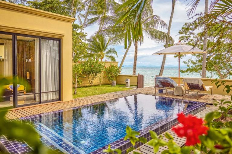 Villa con piscina privada y acceso directo a la playa en TUI BLUE The Passage Samui, Tailandia