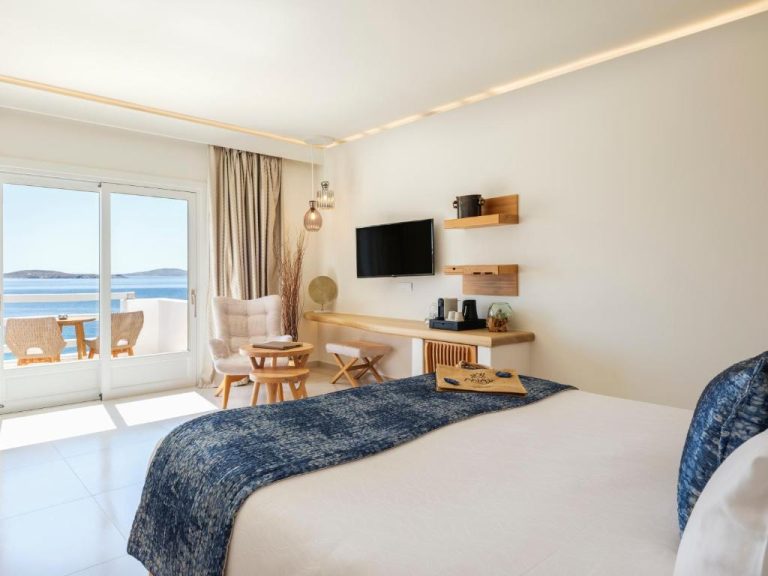 Habitación doble con cama king y vistas al mar en Anax Resort and Spa Mykonos