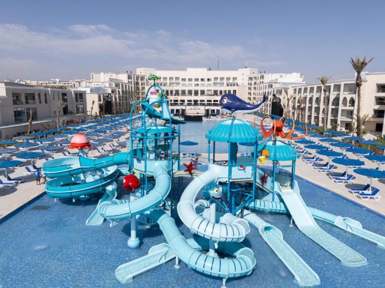 Parque acuático con toboganes y piscina del Pickalbatros Palais Des Roses Agadir All Inclusive