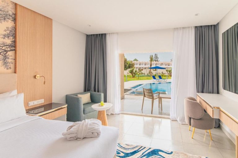 Habitación doble con acceso directo a piscina en Pickalbatros Palais Des Roses Agadir All Inclusive