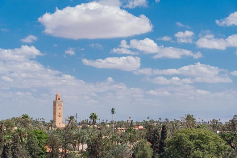 Vista panorámica del minarete de la Koutoubia desde el Hotel Jadali & Spa en Marrakech