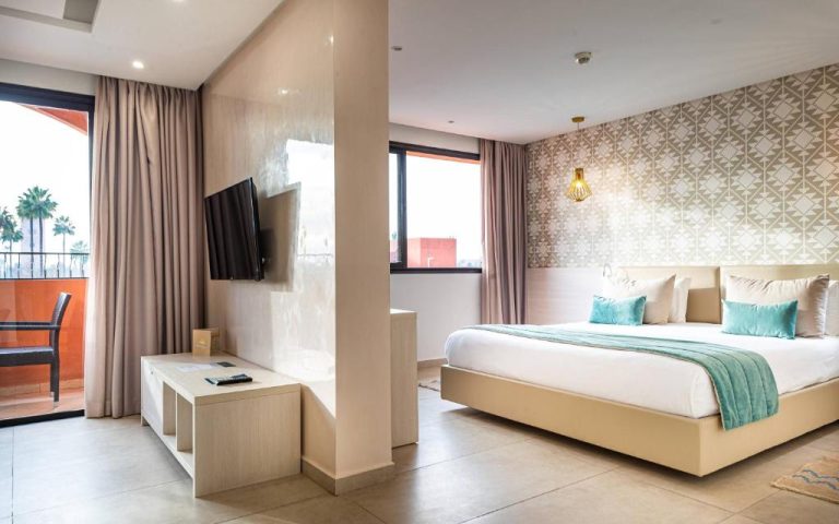Habitación deluxe con cama doble y balcón en TUI BLUE Medina Gardens Adults Only All Inclusive