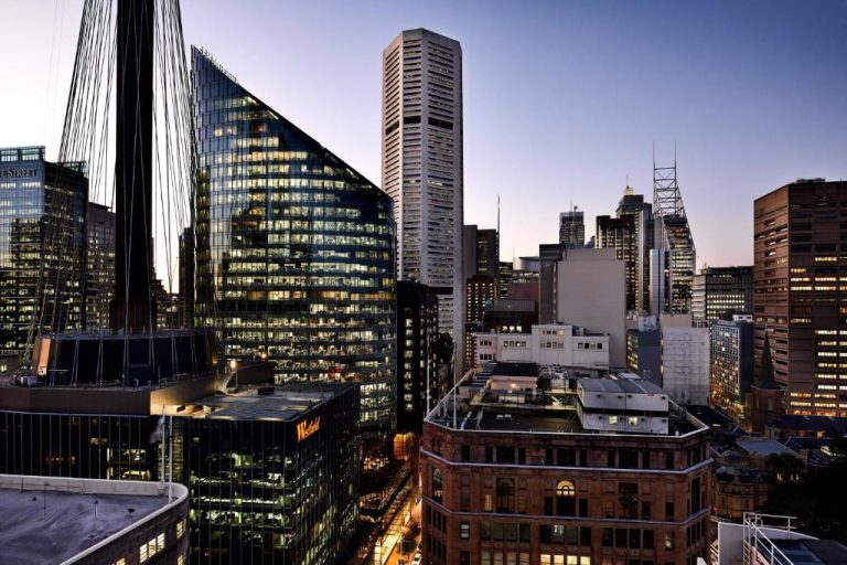 Vista panorámica del skyline del distrito financiero de Sídney desde el Sheraton Grand Sydney Hyde Park