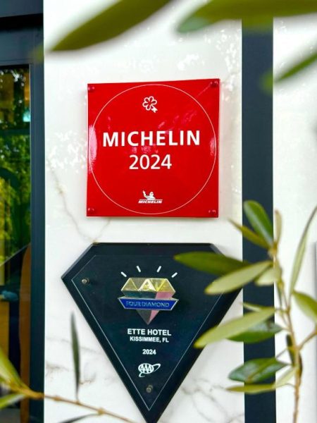 Placas Michelin 2024 y AAA Four Diamond del Ette Luxury Hotel & Spa en Kissimmee, Florida