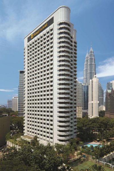 Vista exterior del Shangri-La Hotel Kuala Lumpur con las Torres Petronas al fondo