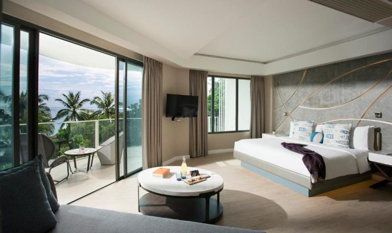 Suite de lujo con cama king, terraza y vista al mar en The Lind Boracay, Filipinas
