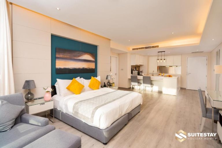 Amplio estudio con cama doble y cocina integrada en Fashion Avenue Dubai Mall The Residence