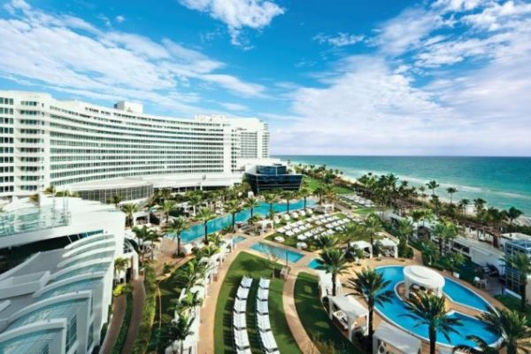 affordale-family-resorts-Fontainebleau-Miami-Beach-in-Florida-scaled.jpg