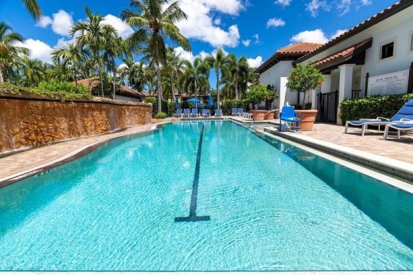affordale-family-resorts-Naples-Bay-Resort-Marina-in-Florida-23-scaled.jpg