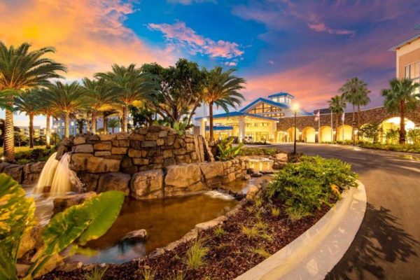 affordale-family-resorts-Universals-Loews-Sapphire-Falls-Resort-in-Florida-5-2-scaled.jpg