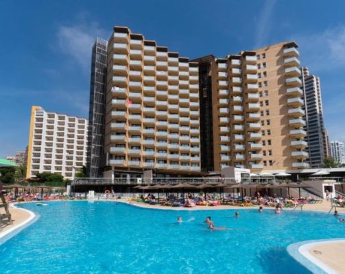 hotels-with-a-water-park-Medplaya-Hotel-Rio-Park-in-Benidorm-2-scaled.jpg