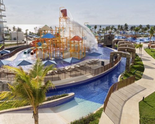 hotels-with-a-water-park-royalton-splash-riviera-cancun-in-Mexico-4-scaled.jpg